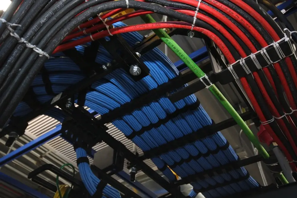 COLO BIRD data center - Interconnection Services