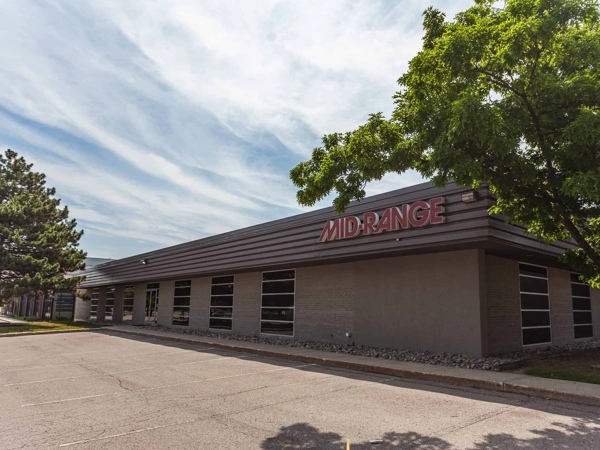 mid range toronto data center